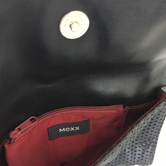 Black wristlet - Picture 2 of 2